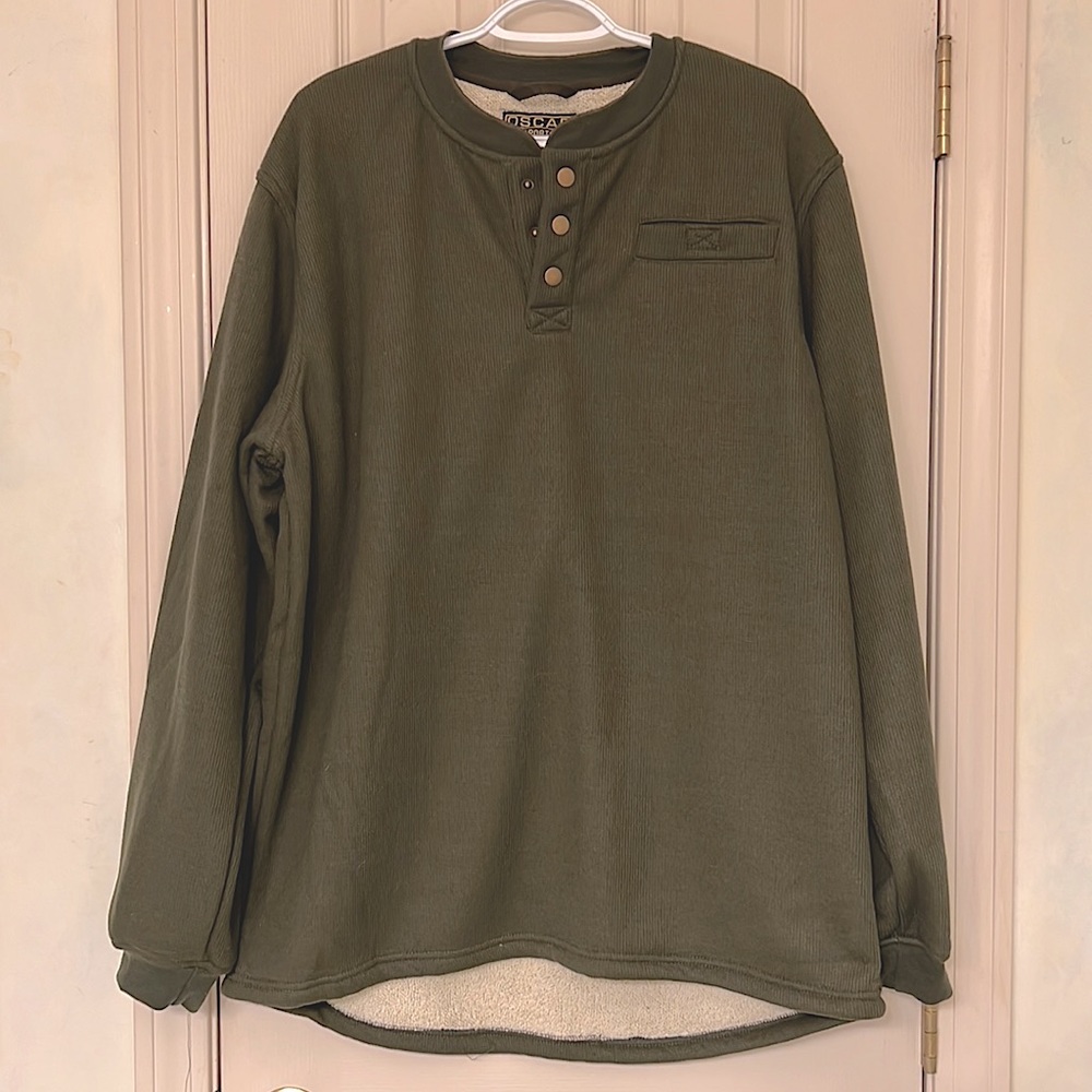 New Men’s Henley top. Size XL